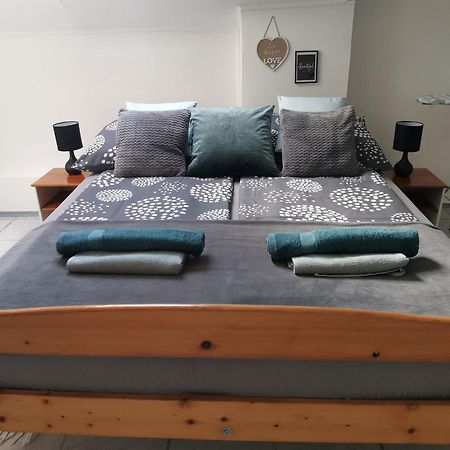 Apartman Rosé Eger Extérieur photo