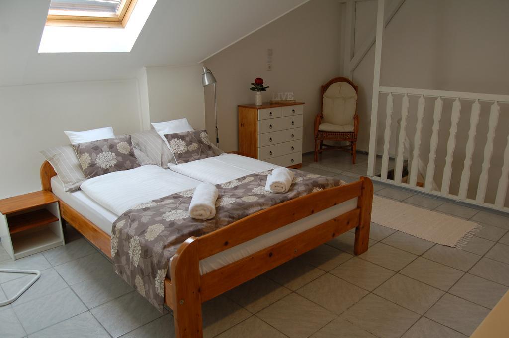 Apartman Rosé Eger Extérieur photo