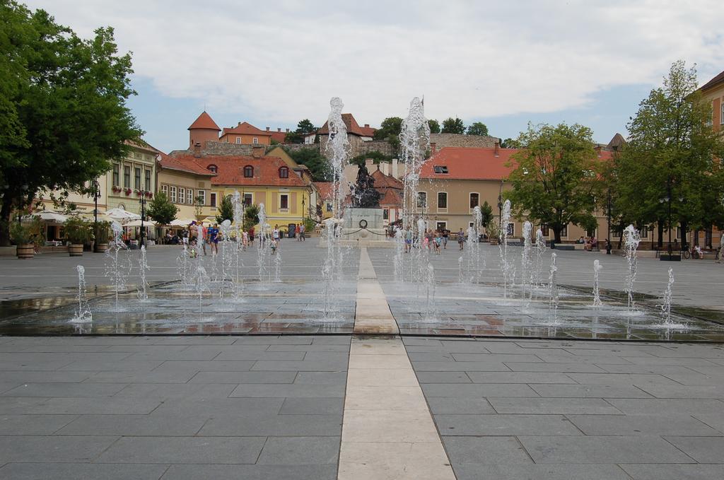 Apartman Rosé Eger Extérieur photo